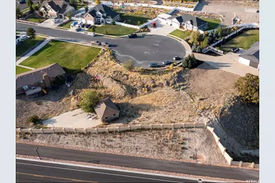 5401 W Pebble Ln, Highland, UT 84003 - Photo 12