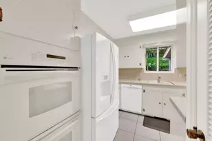 551 E North Hills Dr N, Salt Lake City, UT 84103 - Photo 14