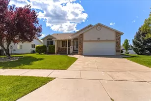 2291 W Craig Ln, Syracuse, UT 84075 - Photo 2