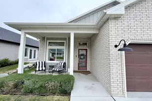 1449 N Cobblewood Ct E, Kaysville, UT 84037 - Photo 2