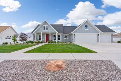 925 W Torrey Pines Dr, Richfield, UT 84701 - Photo 1
