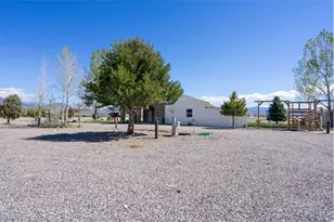 1129 S River Side Dr, Circleville, UT 84723 - Photo 32