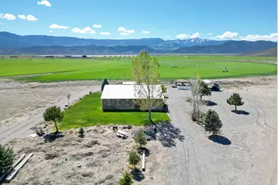 1129 S River Side Dr, Circleville, UT 84723 - Photo 1