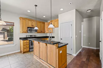 10416 S Sage Luigi Ct, South Jordan, UT 84009 - Photo 4