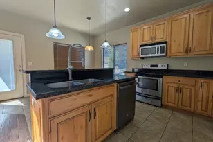 10416 S Sage Luigi Ct, South Jordan, UT 84009 - Photo 4