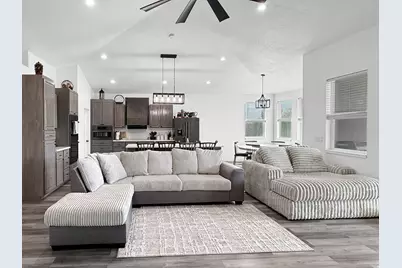 365 N 100 E, Ferron, UT 84523 - Photo 4