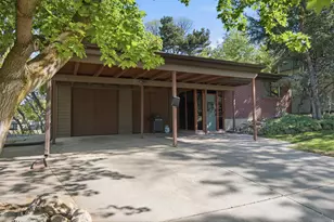 2915 E La Joya Dr S, Holladay, UT 84124 - Photo 2