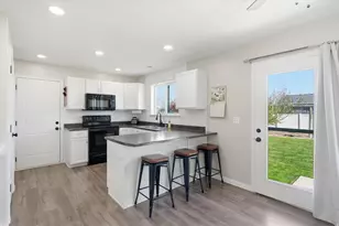 563 W 160 N, Smithfield, UT 84335 - Photo 10