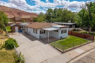 476 N Cliffview Dr, Moab, UT 84532 - Photo 4