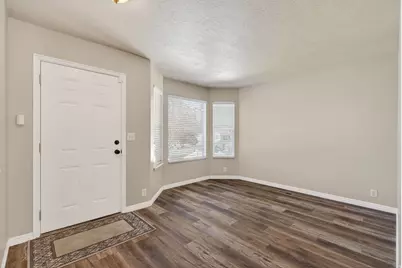 90 W Cottage Ave, Sandy, UT 84070 - Photo 4