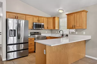 90 W Cottage Ave, Sandy, UT 84070 - Photo 12