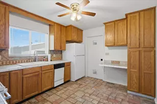 174 W American Ave, Murray, UT 84107 - Photo 6