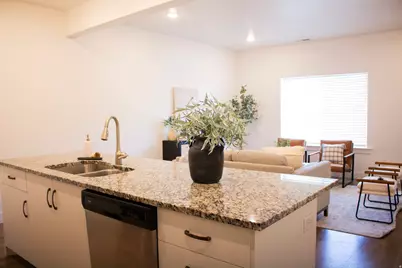 335 S 1540 E, Hyrum, UT 84319 - Photo 6