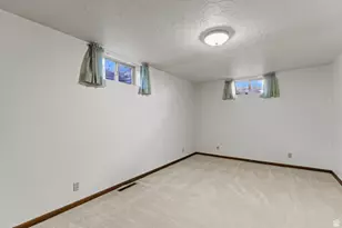 263 Stewart Dr, River Heights, UT 84321 - Photo 18