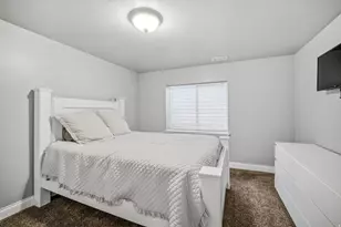 698 N Farmland Dr, Kaysville, UT 84037 - Photo 36