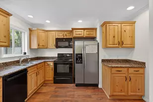 146 E 100 S, Bountiful, UT 84010 - Photo 10