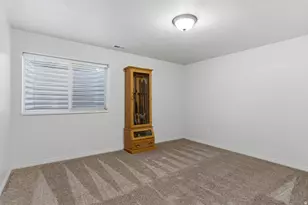 2252 W 1125 S, Syracuse, UT 84075 - Photo 14