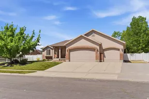 2252 W 1125 S, Syracuse, UT 84075 - Photo 2