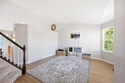 2039 Fremont Crest Ave, Syracuse, UT 84075 - Photo 8