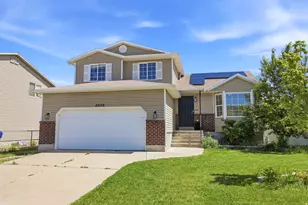 2039 Fremont Crest Ave, Syracuse, UT 84075 - Photo 4