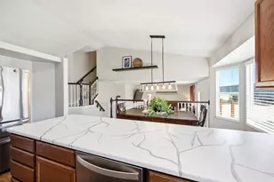 2039 Fremont Crest Ave, Syracuse, UT 84075 - Photo 12