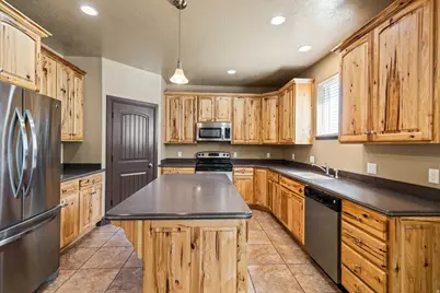 350 N 200 E, Ferron, UT 84523 - Photo 14