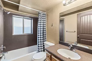 350 N 200 E, Ferron, UT 84523 - Photo 34