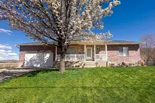 725 S 300 E, Ephraim, UT 84627 - Photo 2