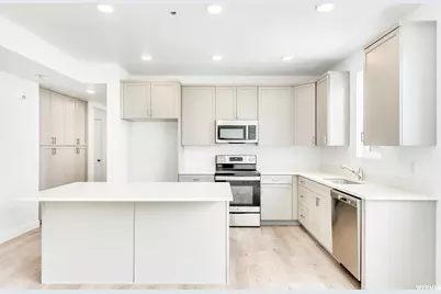 5249 W Reventon Dr S #204, South Jordan, UT 84009 - Photo 2
