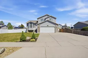 6149 S Walnut Wood Dr, Kearns, UT 84118 - Photo 2