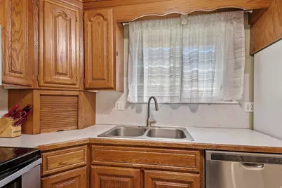 553 N 200 W, Bountiful, UT 84010 - Photo 10
