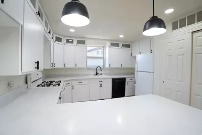 470 N 400 E, Roosevelt, UT 84066 - Photo 6