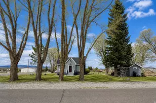 296 W 300 S, Loa, UT 84747 - Photo 1