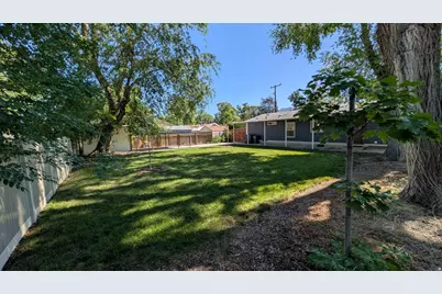 8780 S 250 E, Sandy, UT 84070 - Photo 18