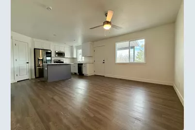 121 E 730 N, Tooele, UT 84074 - Photo 4