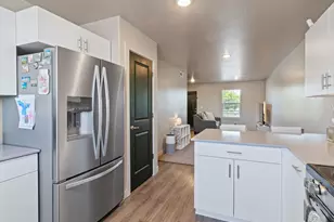 133 Rock Canyon St, Hurricane, UT 84737 - Photo 2