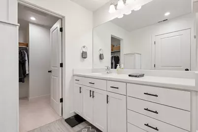4423 E Longleaf Ln, Eagle Mountain, UT 84005 - Photo 12