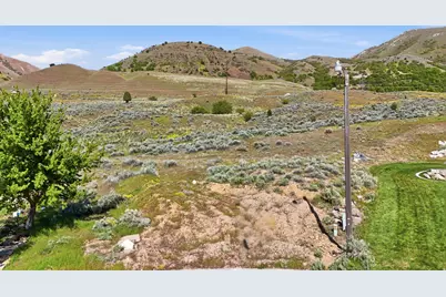 1329 E Kaylynne Cir, Brigham City, UT 84302 - Photo 2