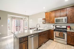 838 W Freedom Point Way, Bluffdale, UT 84065 - Photo 2