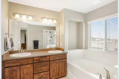 838 W Freedom Point Way, Bluffdale, UT 84065 - Photo 8