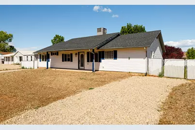 624 S Hillside Dr, Kanab, UT 84741 - Photo 2
