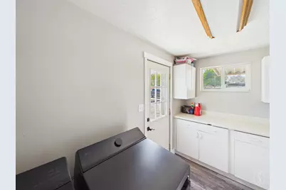 215 W 700 N, Clearfield, UT 84015 - Photo 8