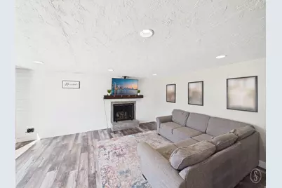 215 W 700 N, Clearfield, UT 84015 - Photo 4