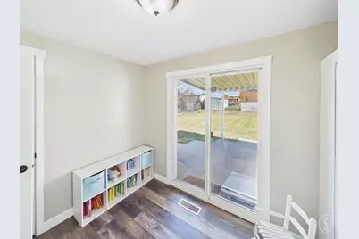 215 W 700 N, Clearfield, UT 84015 - Photo 16