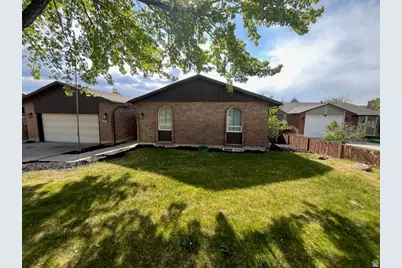 9926 S Lannae Dr, Sandy, UT 84094 - Photo 2