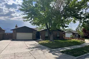 9926 S Lannae Dr, Sandy, UT 84094 - Photo 1