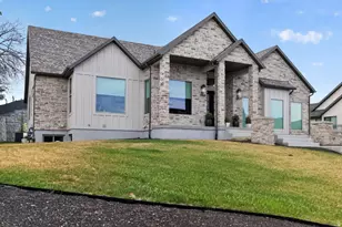 1052 W Reining Wy, Riverton, UT 84065 - Photo 2