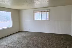 208 S 400 W, Richfield, UT 84701 - Photo 6