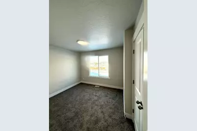 2338 E Sego Liliy Dr, Eagle Mountain, UT 84005 - Photo 12