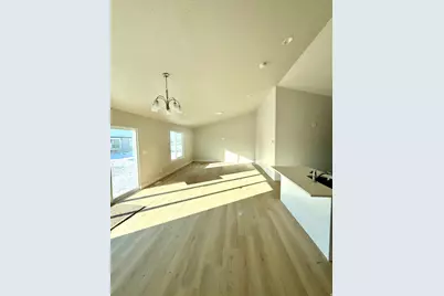 2338 E Sego Liliy Dr, Eagle Mountain, UT 84005 - Photo 4